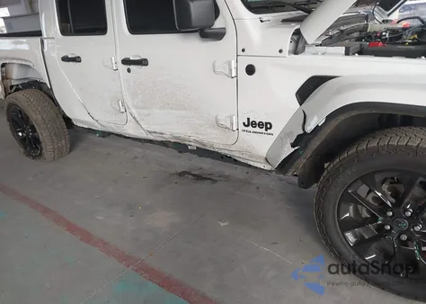 2025 Jeep Gladiator Nighthawk z USA, uszkodzony, nr VIN 1C6PJTAG4SL504018